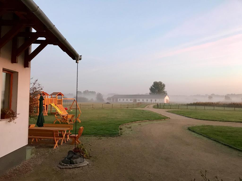 Pensión Nagybajcsi Lovaspark és Otthon